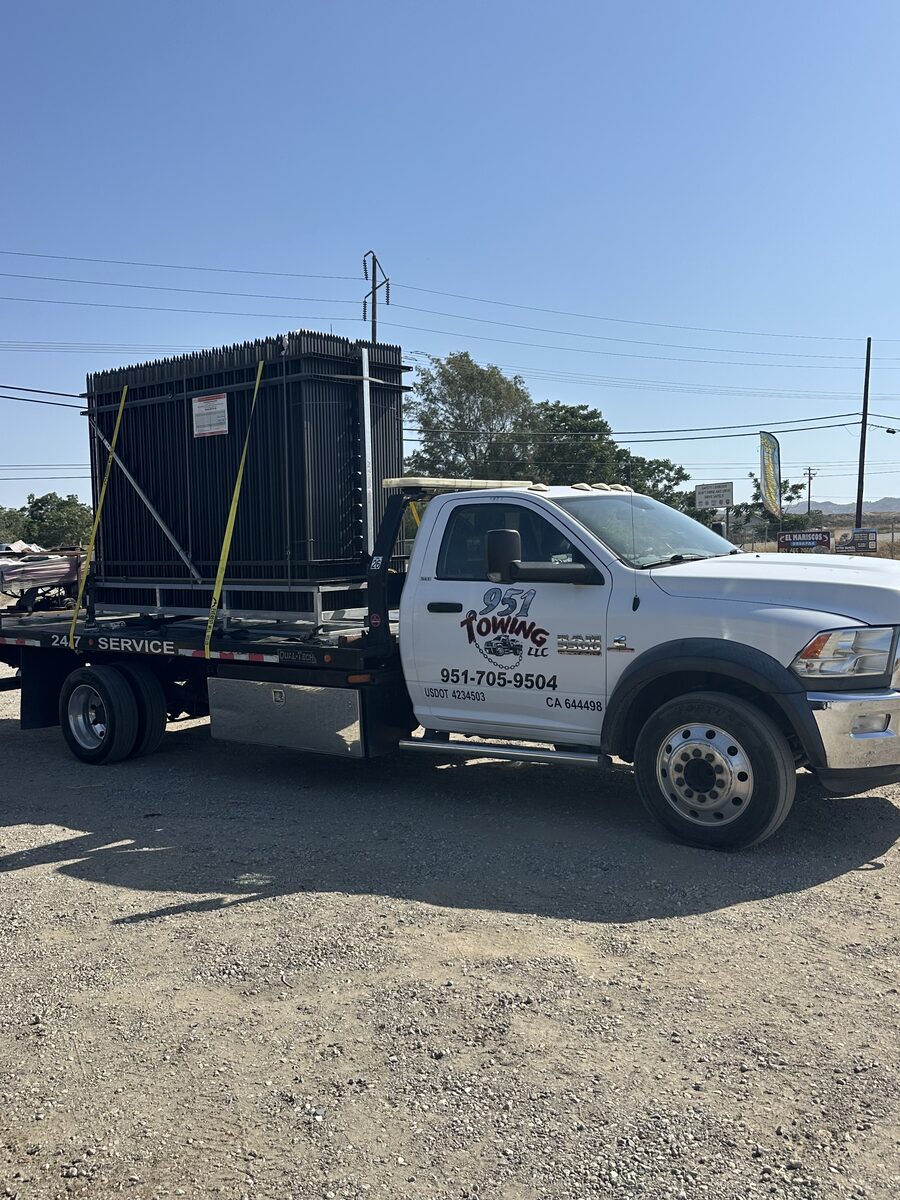 951 Towing trailer hauling