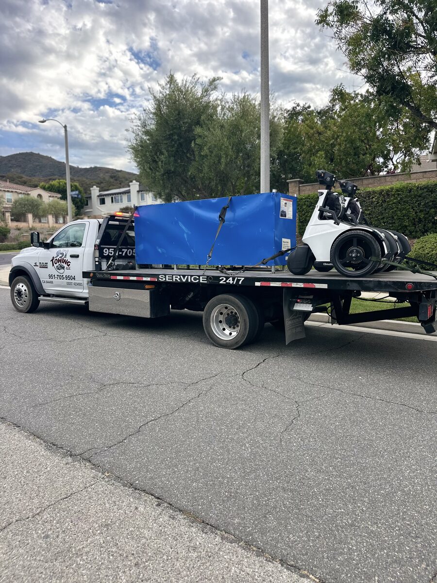 951 Towing equipment hauling